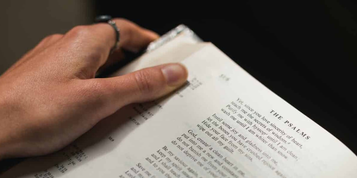 reading he psalms | Photo by Josh Applegate on Unsplash