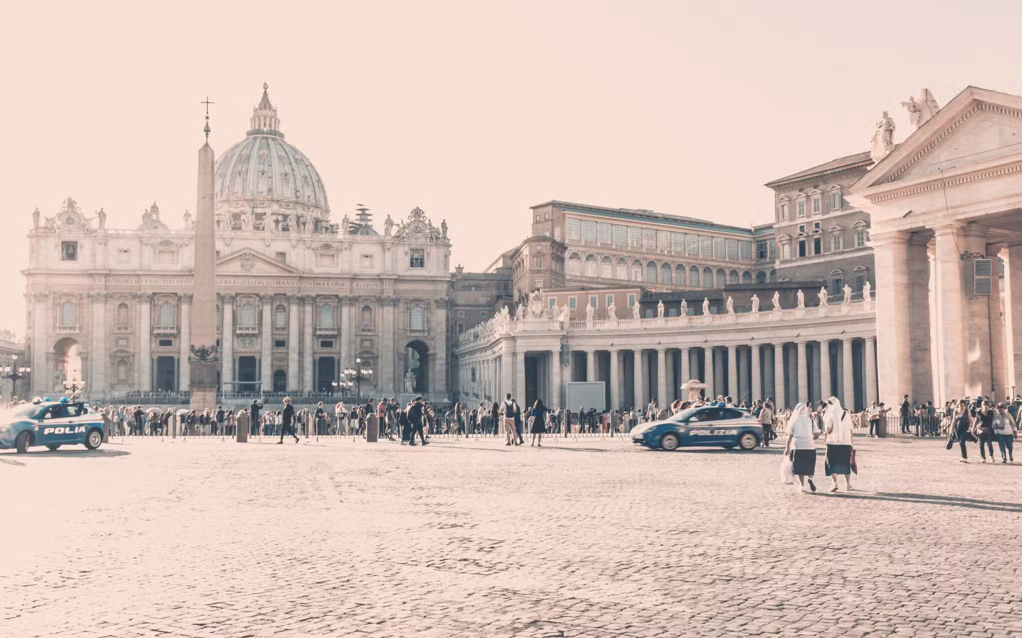 Catholic pilgrim | Rome, Italy | Photo by Kévin et Laurianne Langlais on Unsplash