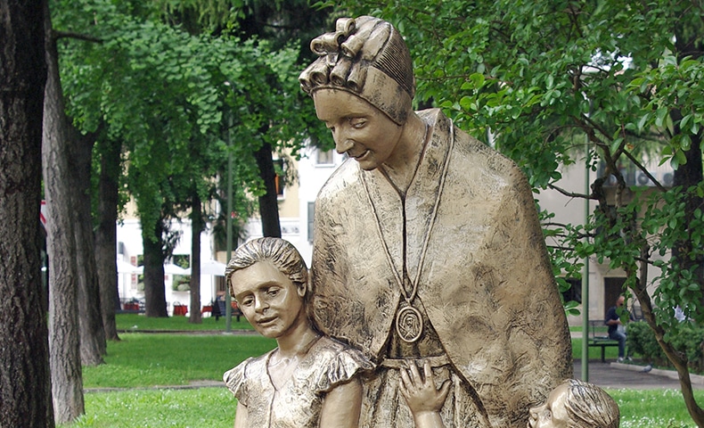 Statue of Saint Magdalene of Canossa