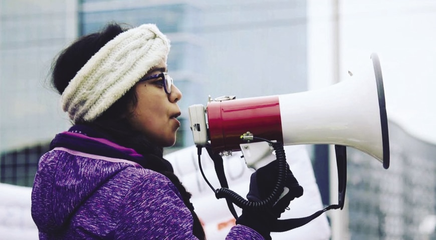 Daca RECIPIENT SPEAKS at a protest