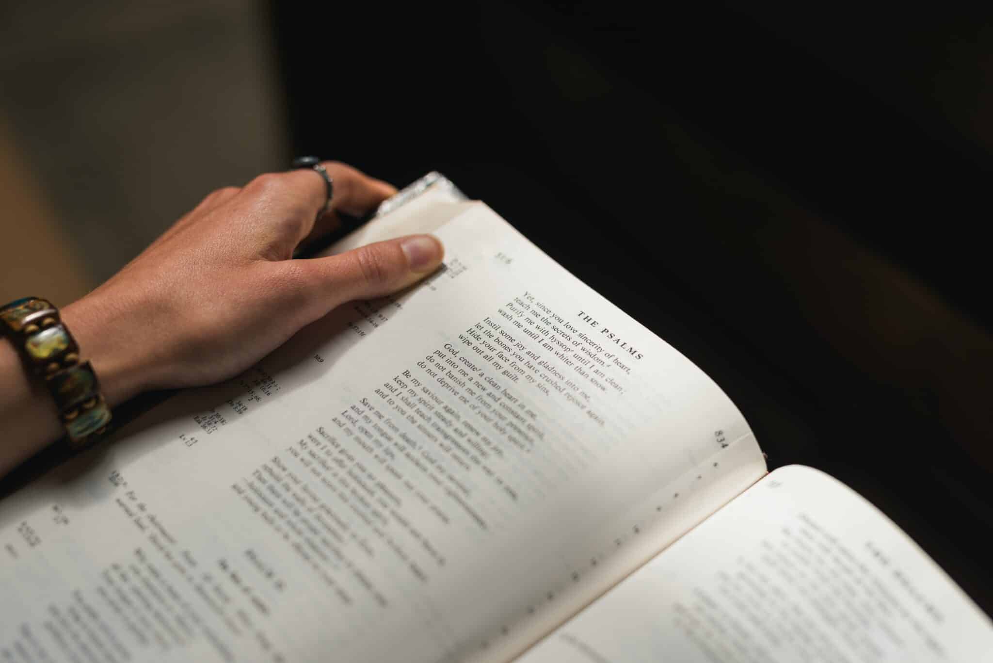 reading he psalms | Photo by Josh Applegate on Unsplash