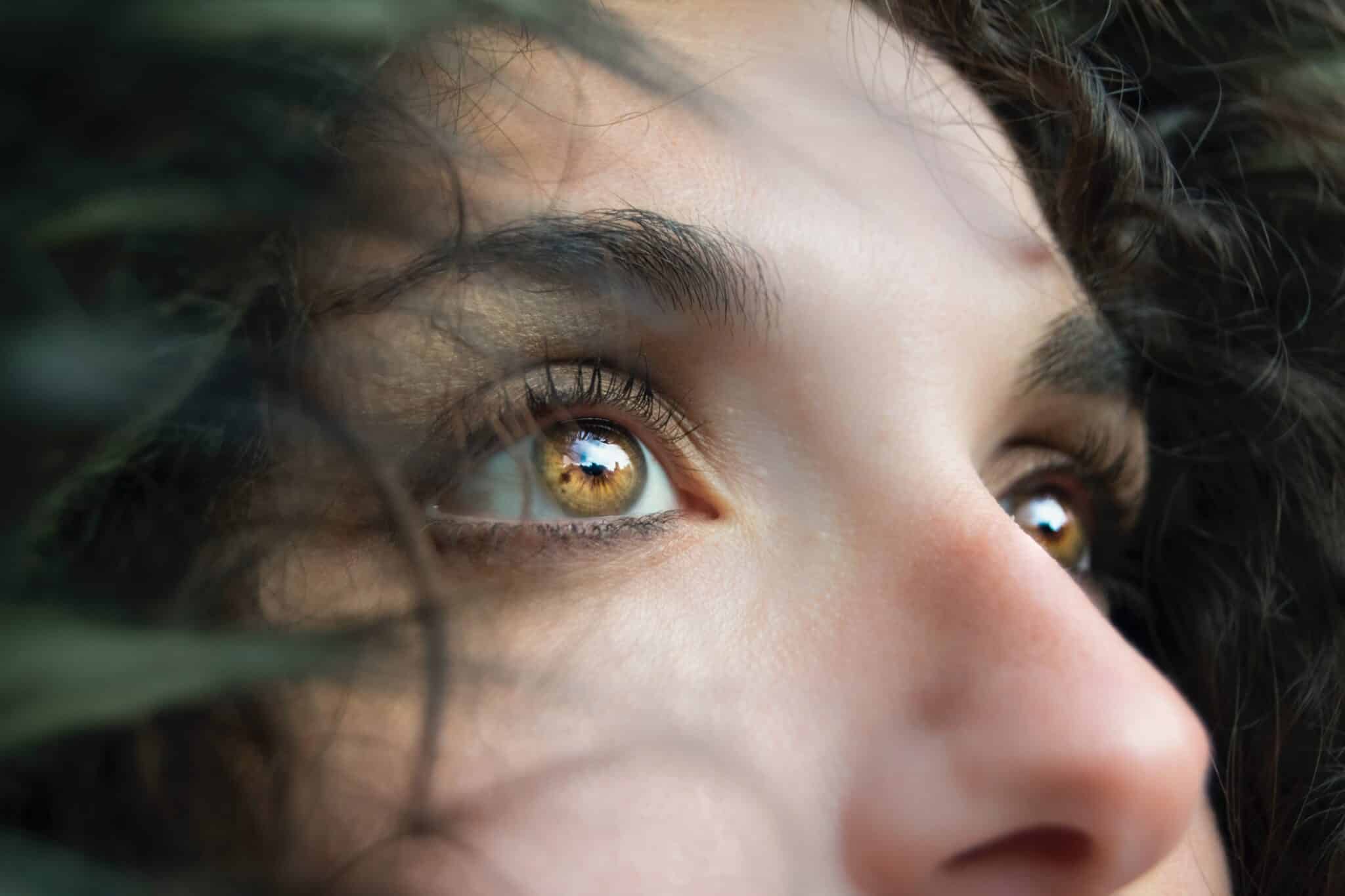 Woman seeing | Photo by Marina Vitale on Unsplash