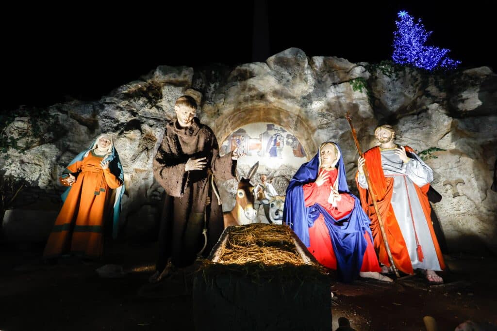 Pope marks 800th anniversary of Nativity scene, asks prayers for Holy