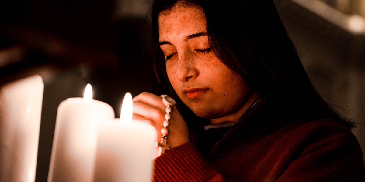 woman praying