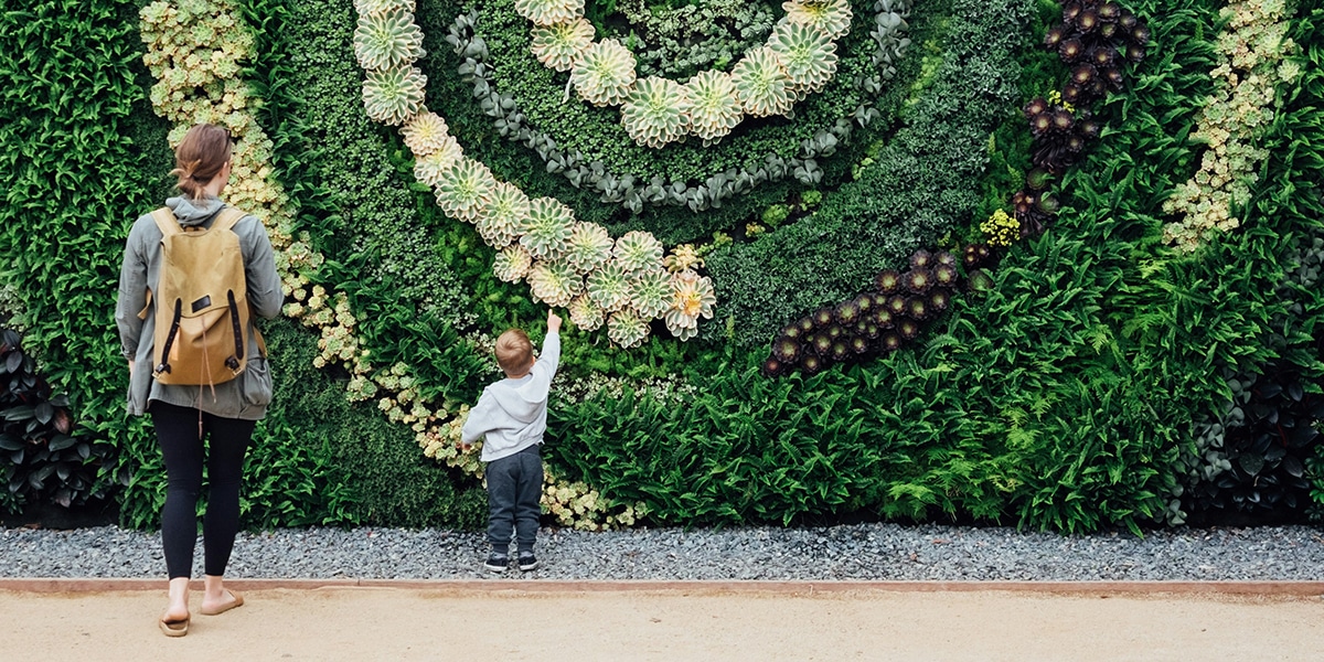 mother and child looking at labyrinth