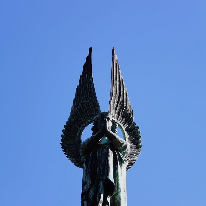 photo-by-Janvanbizar