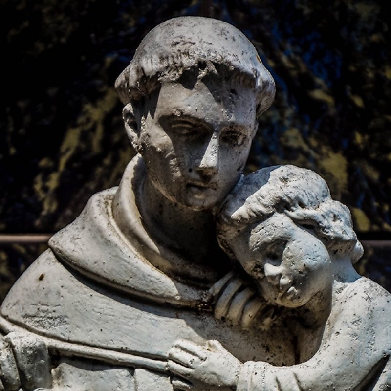 Statue of Saint Anthony and Christ child