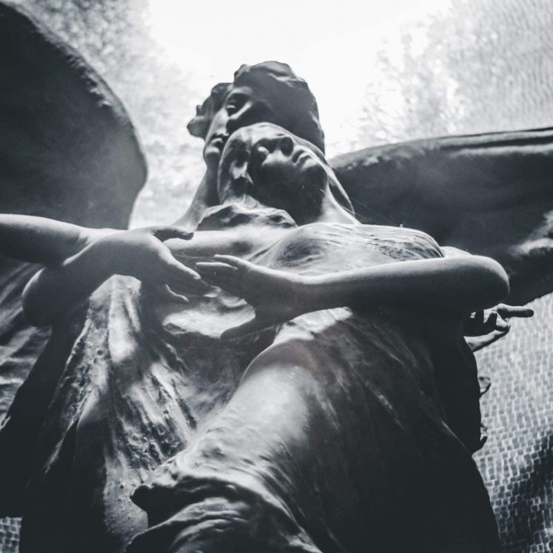stone-angels-in-a-cemetery